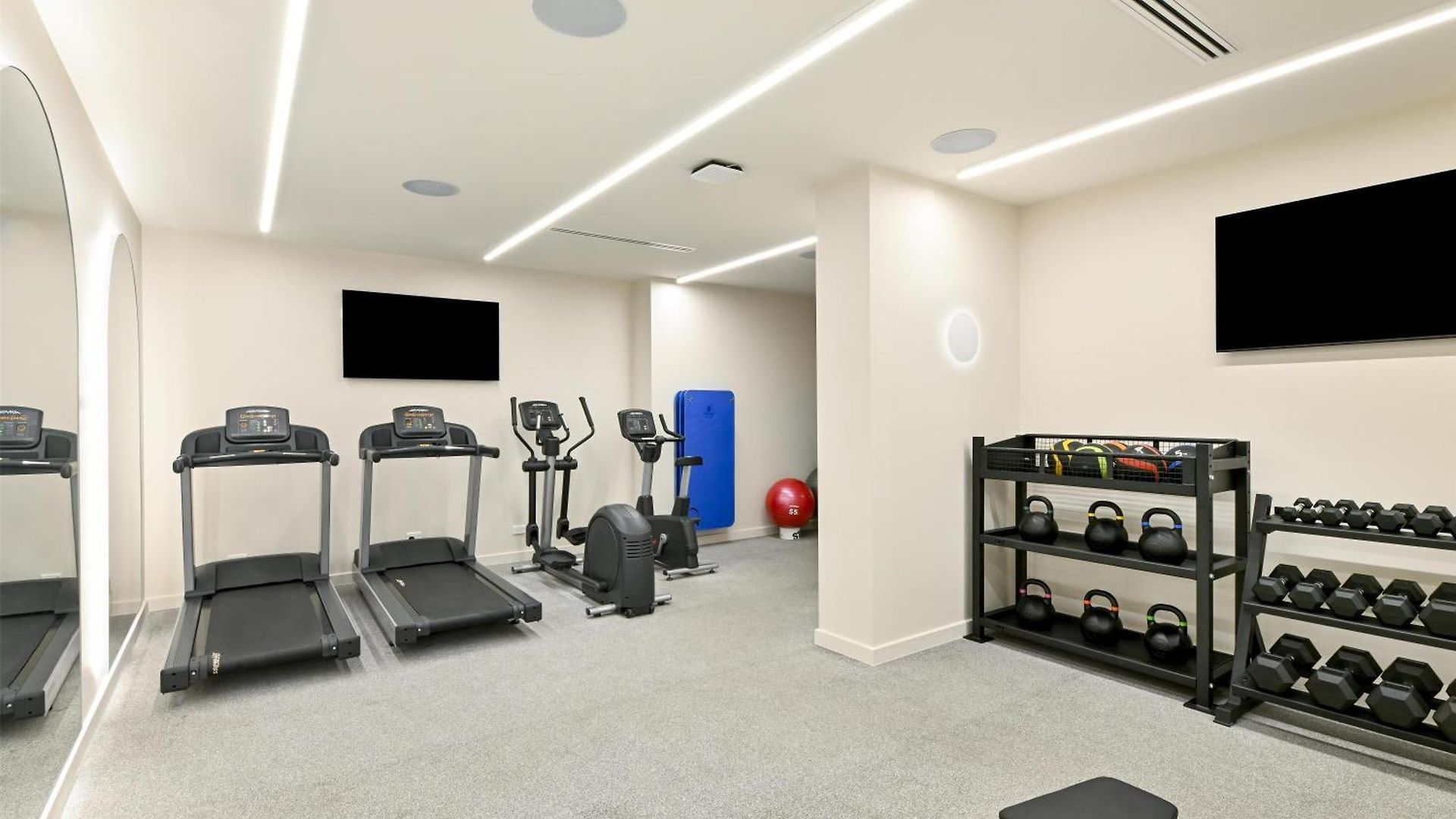 Adina Chermside Hotel 4*