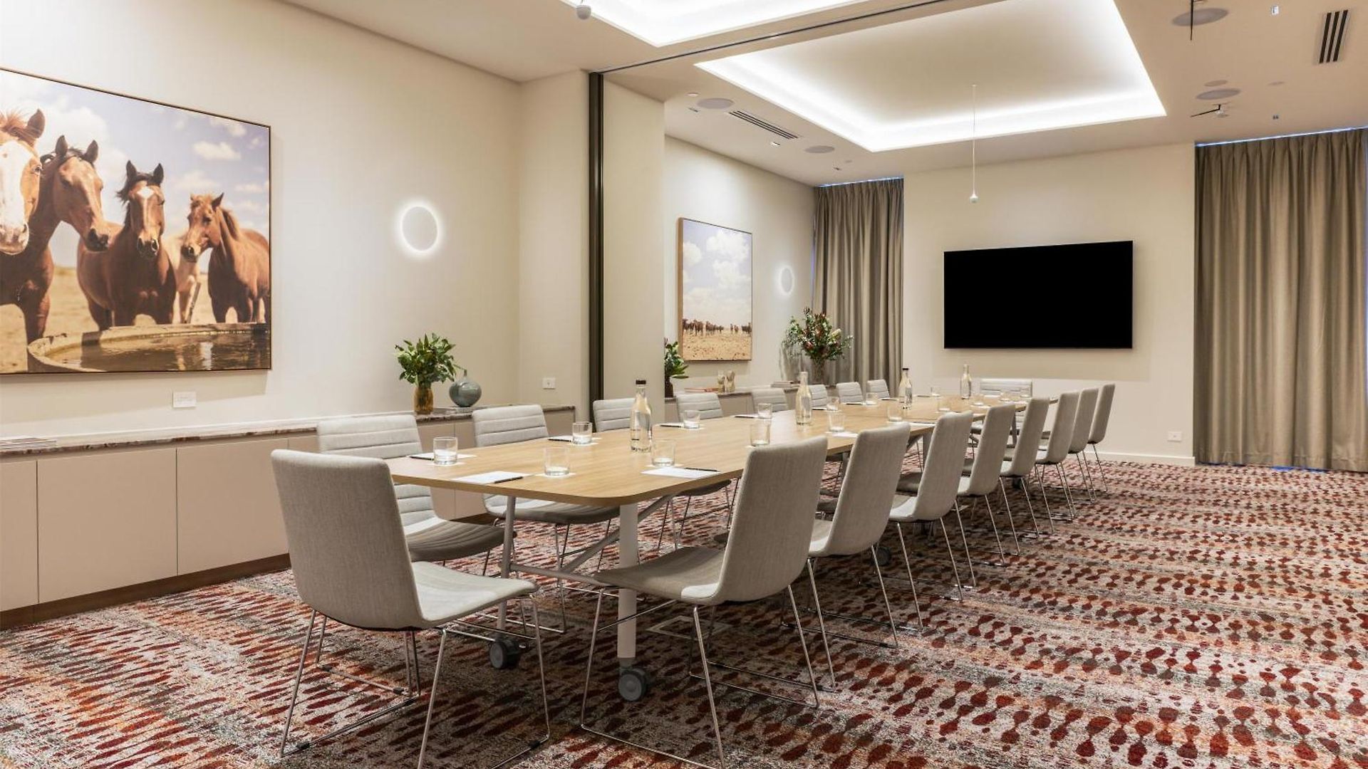 Adina Chermside Hotel 4*