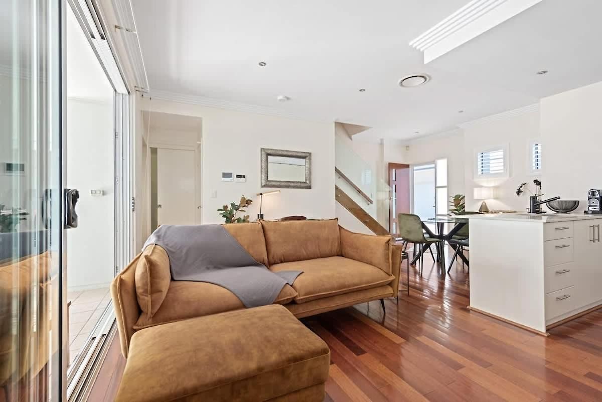 Holiday home Blissful Bulimba! - 3bed-2 5bath-1car - Townhouse *