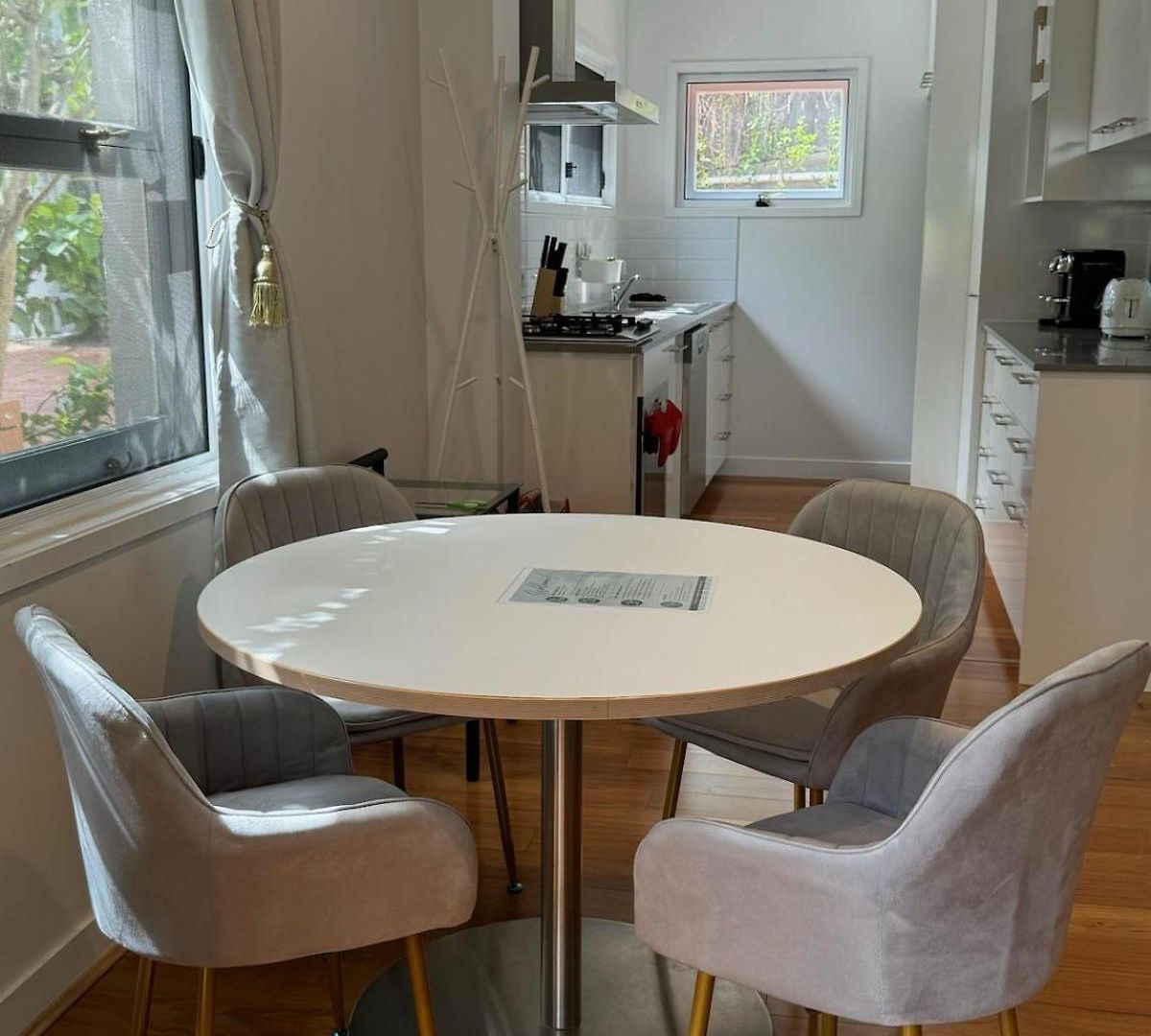 Teneriffe, Walk To River, Onsite Parking Villa Brisbane
