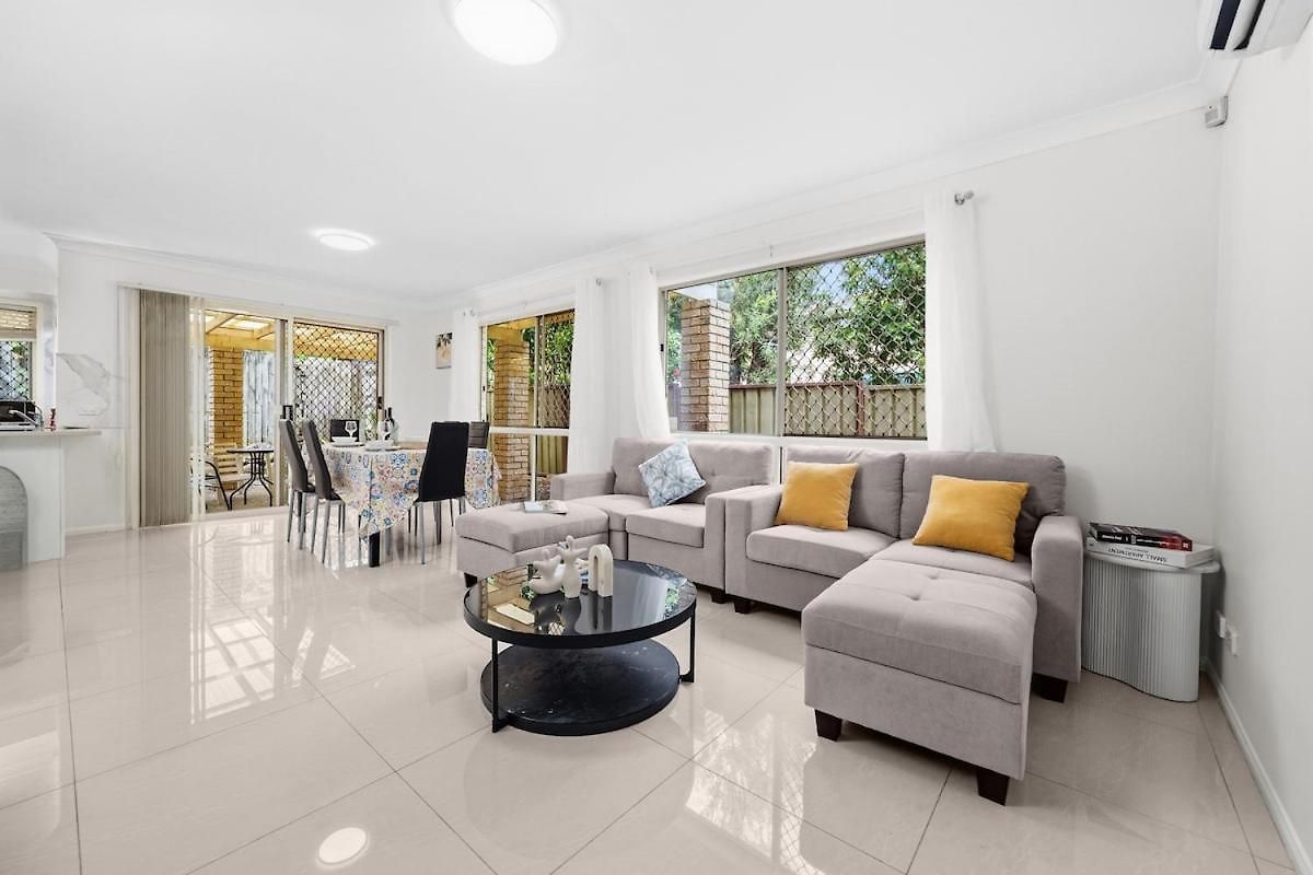Villa 4br House Close To Sunnybank, Qeii Hospital,griffith Nathan,nissan Arena