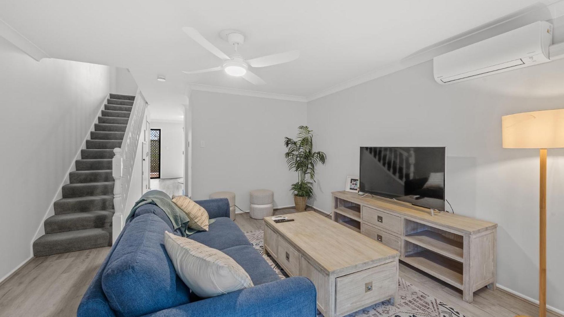 Quaint Townhouse In Bustling Locale Holiday home *