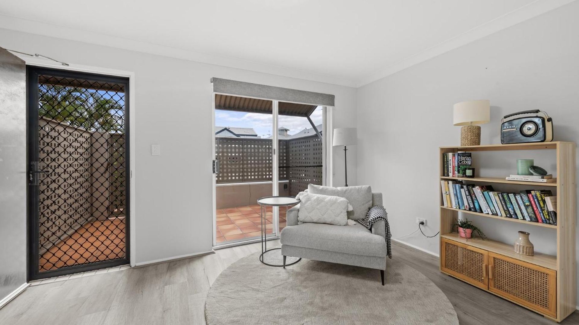 Holiday home Quaint Townhouse In Bustling Locale *
