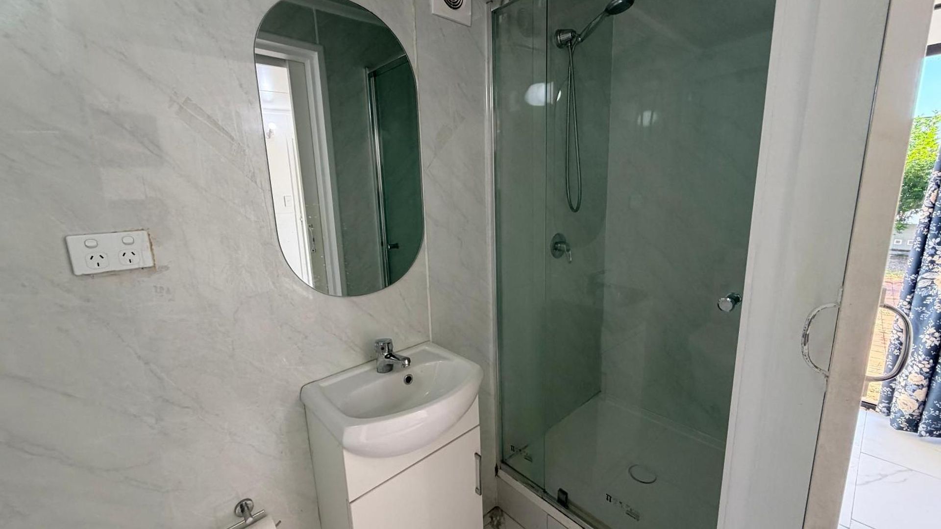 Rare Find! Private Granny Flat In Prime Area Guest house *