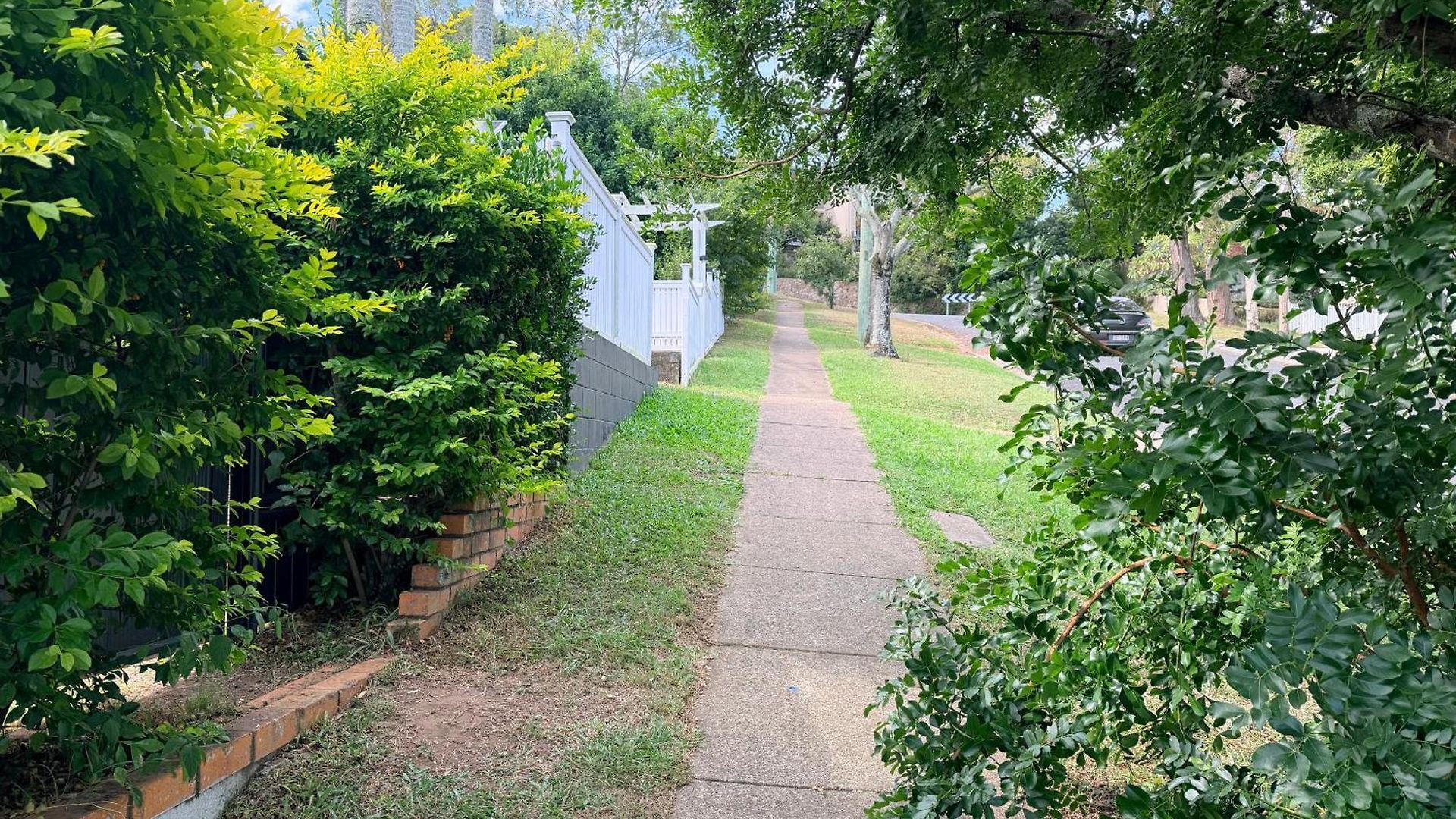 Rare Find! Private Granny Flat In Prime Area * Brisbane