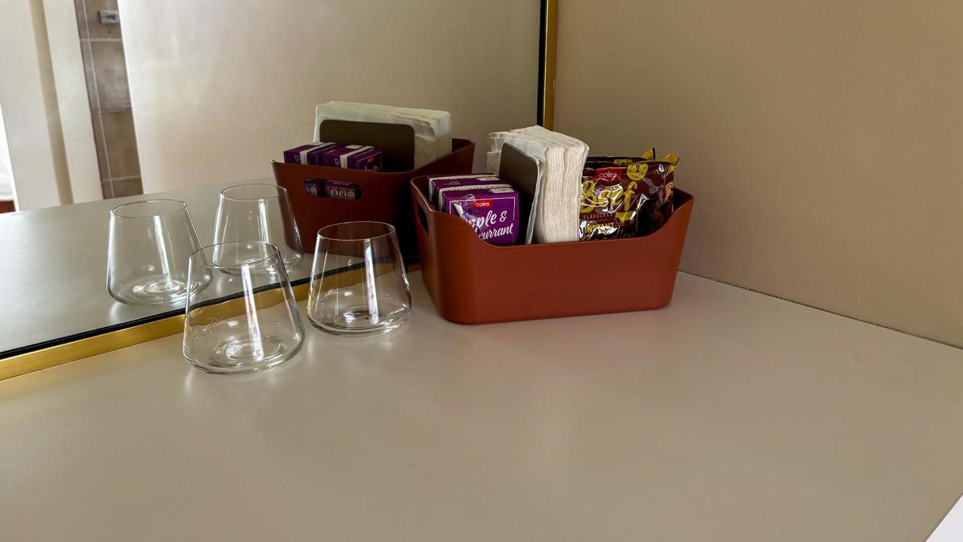 Guest W Private Entrance - Sunnybank Hills Guest house