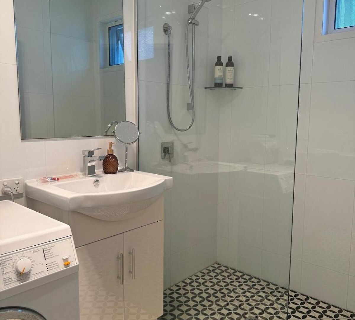 Villa Teneriffe, Walk To River, Onsite Parking