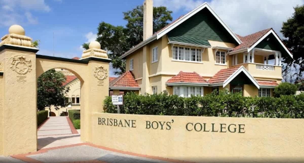 Open Plan 3 Bedroom House - Taringa