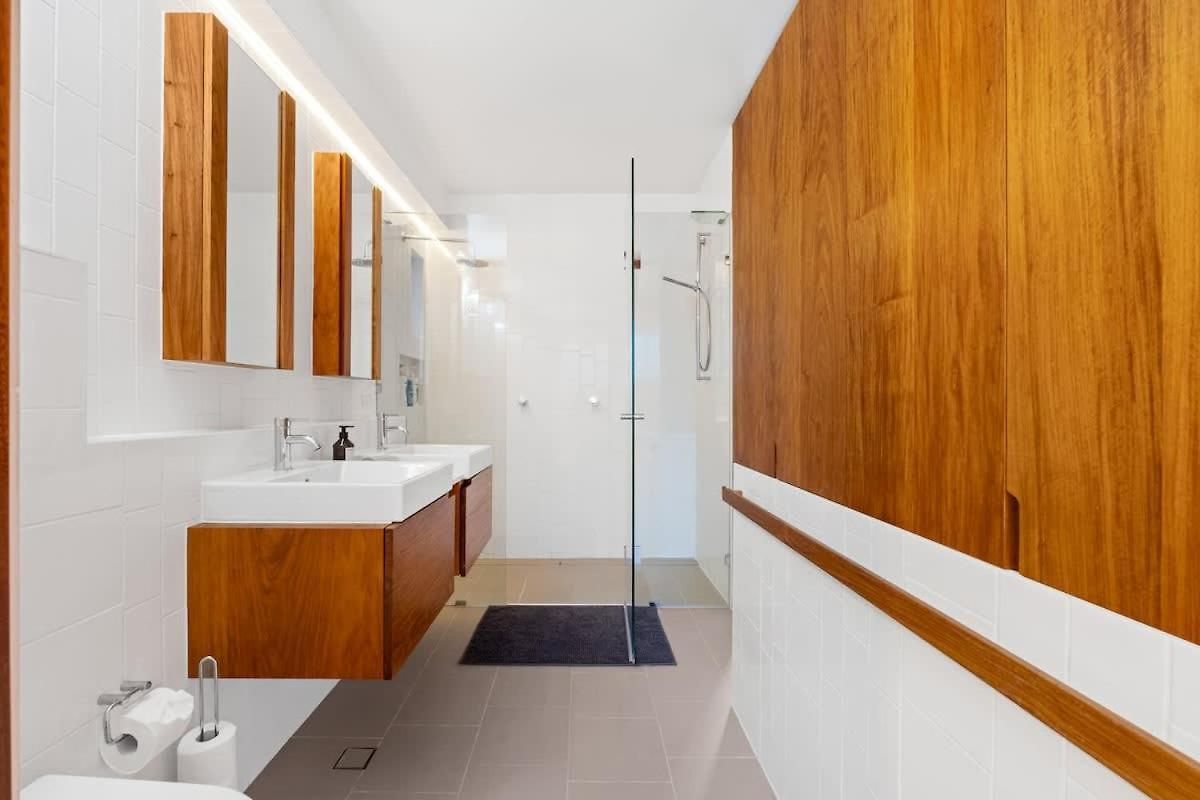Exclusive Stylish Townhome - New Farm *