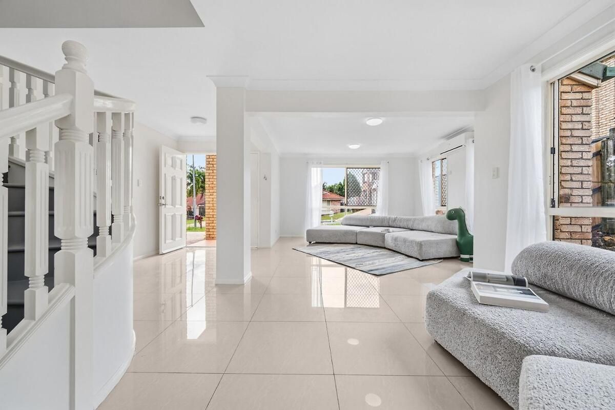 4br House Close To Sunnybank, Qeii Hospital,griffith Nathan,nissan Arena Villa *