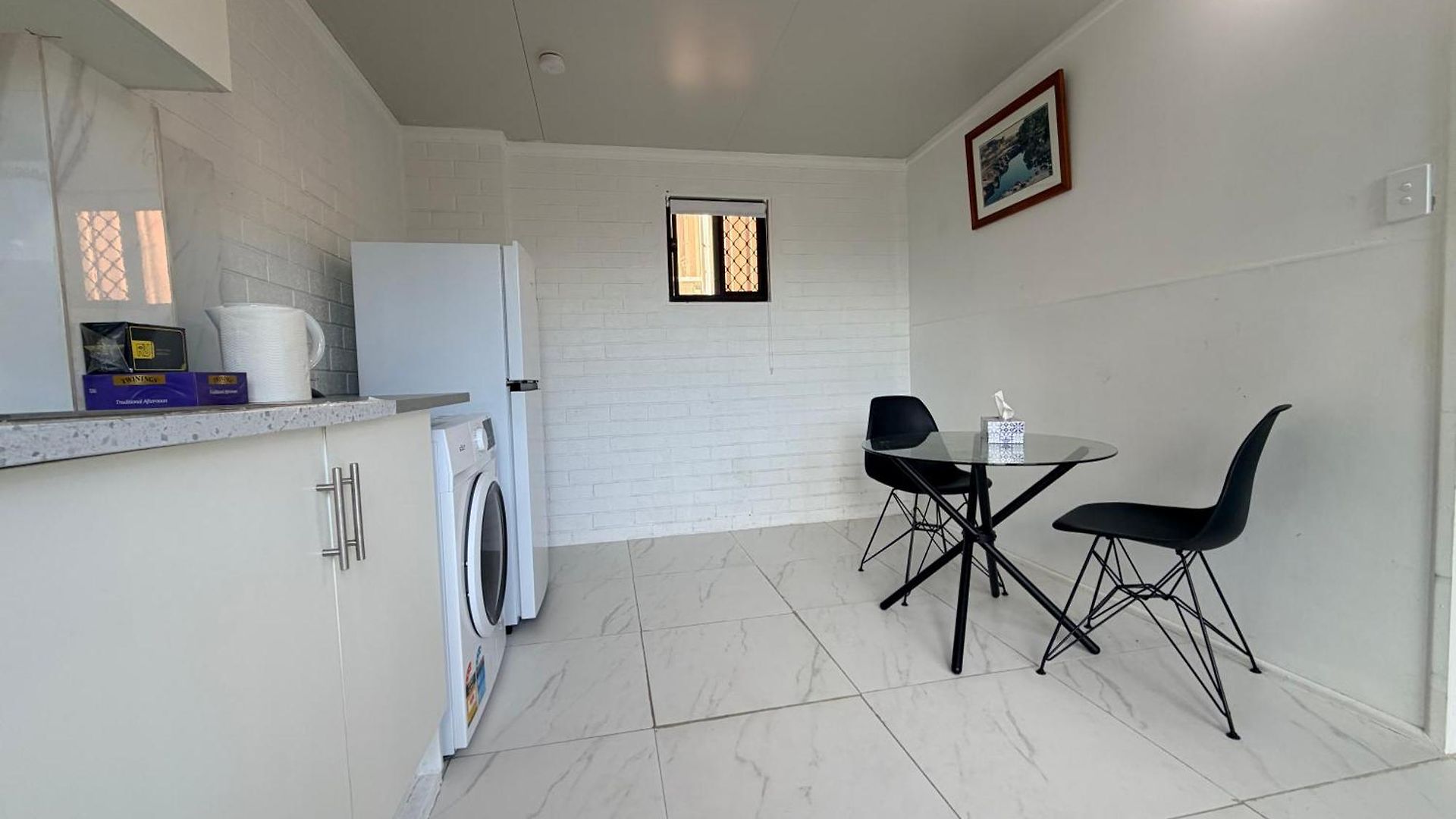 Rare Find! Private Granny Flat In Prime Area * Brisbane