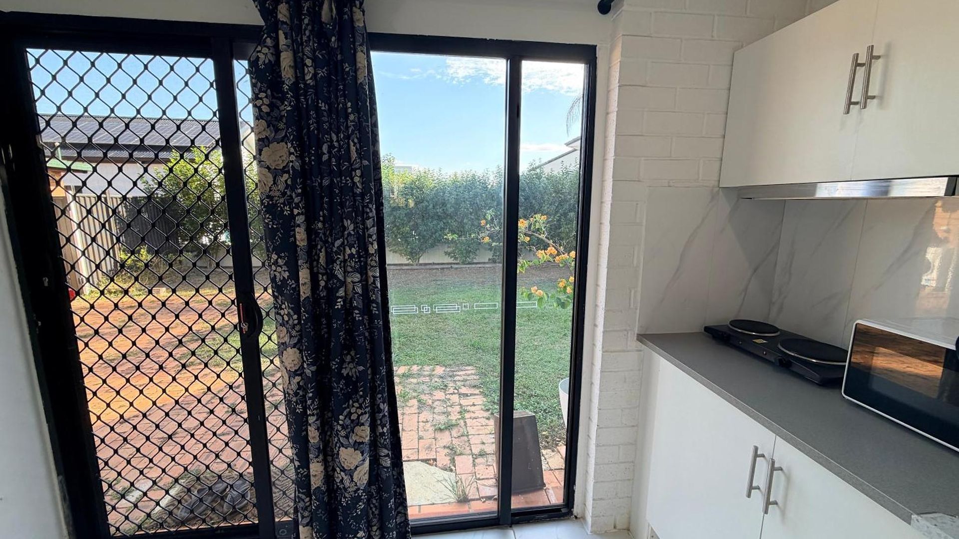 Guest house Rare Find! Private Granny Flat In Prime Area *