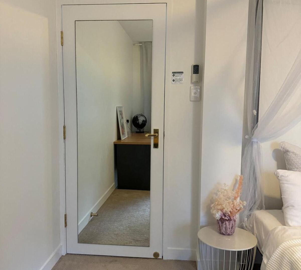Teneriffe, Walk To River, Onsite Parking Villa