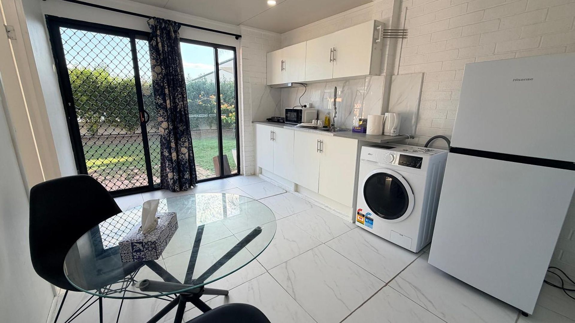 Guest house Rare Find! Private Granny Flat In Prime Area Brisbane