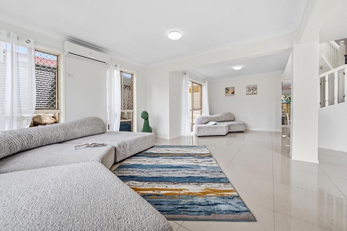 4br House Close To Sunnybank, Qeii Hospital,griffith Nathan,nissan Arena *