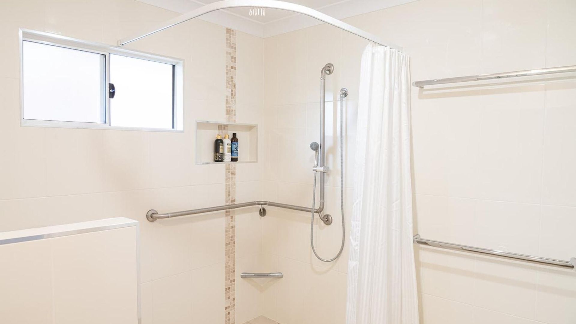 Greenslopes Retreat Stylish Near Hospital