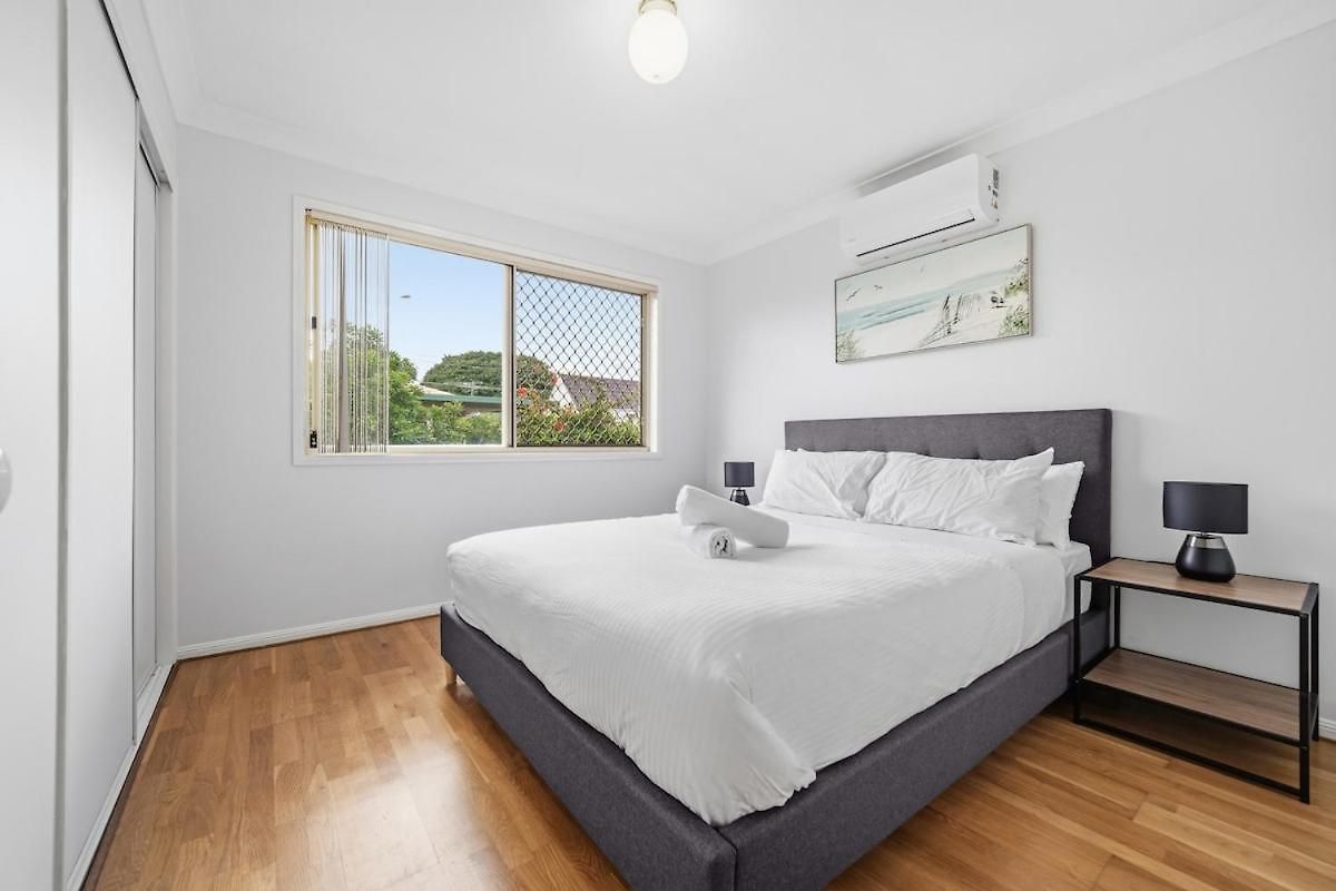 Villa 4br House Close To Sunnybank, Qeii Hospital,griffith Nathan,nissan Arena