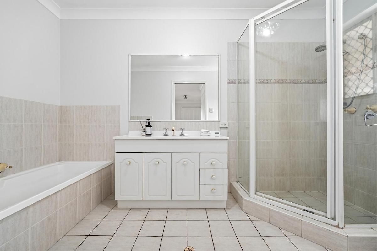 4br House Close To Sunnybank, Qeii Hospital,griffith Nathan,nissan Arena * Brisbane