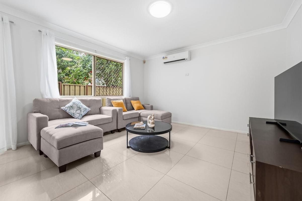 Villa 4br House Close To Sunnybank, Qeii Hospital,griffith Nathan,nissan Arena *