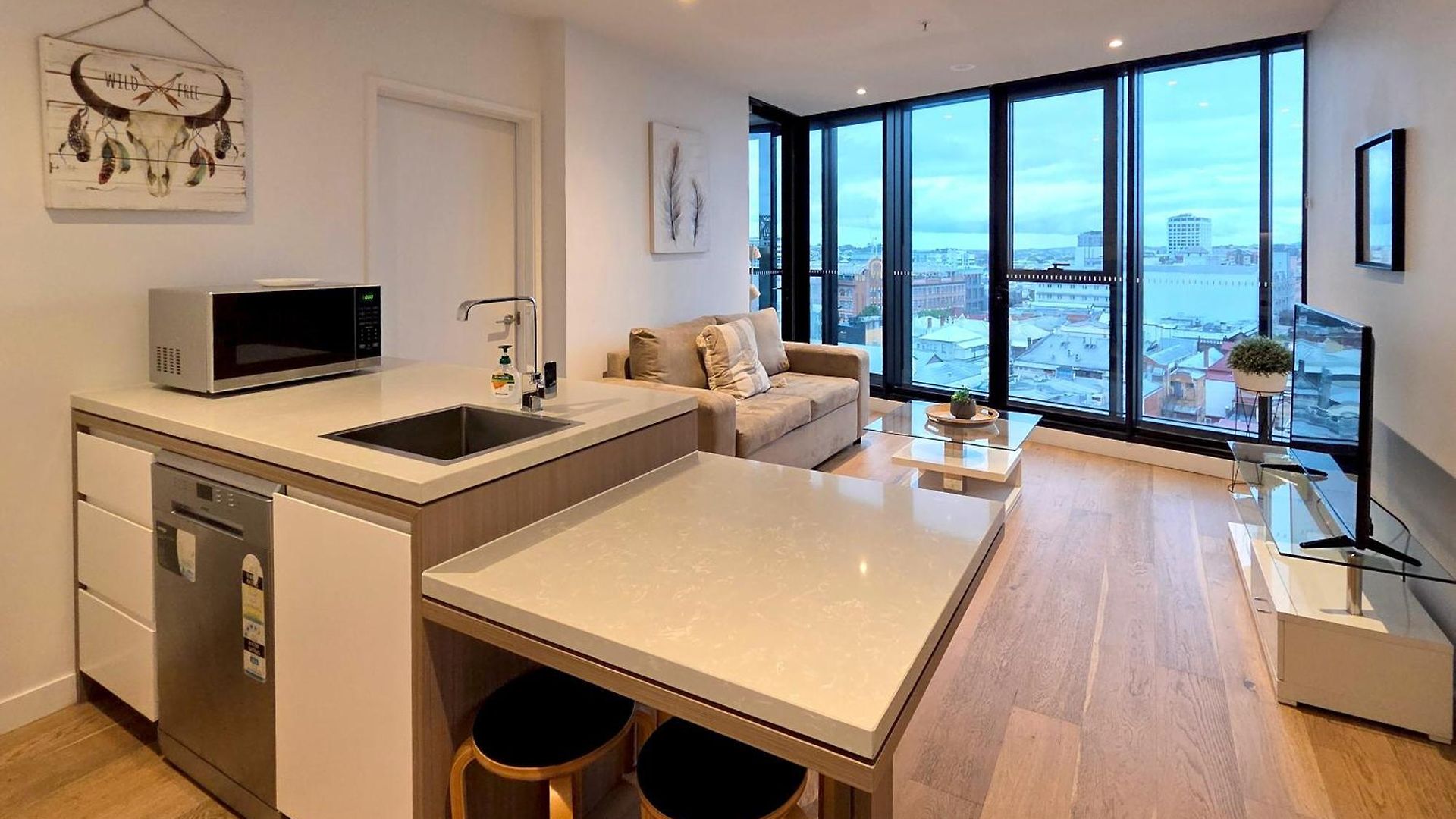 Alfred Street Retreat - 2Br With Parking A Pool & Gym Apartment
