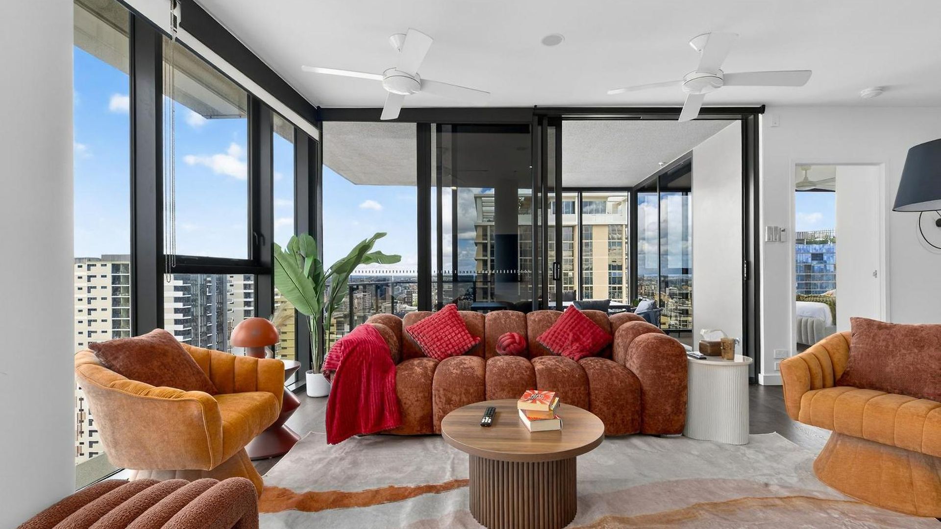 31f Premium 3br Skyline River Views One *