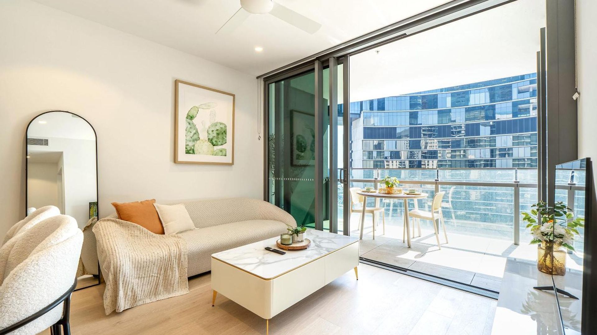 Apartment Queens Wharf Charm W/ Balcony Views - Lv 15 - *