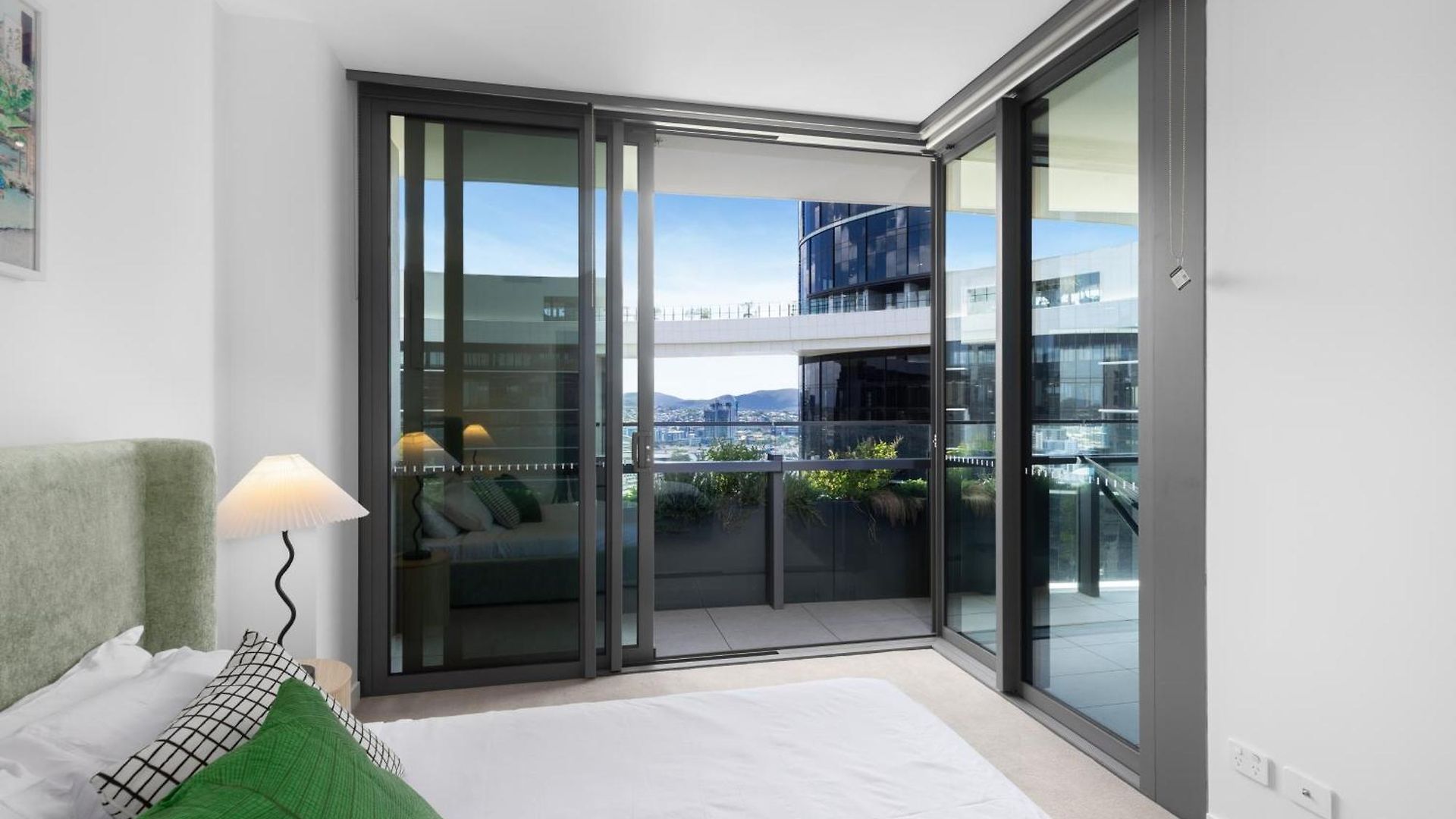 Matcha Madness Zen Escape - Riverfront Apartment *