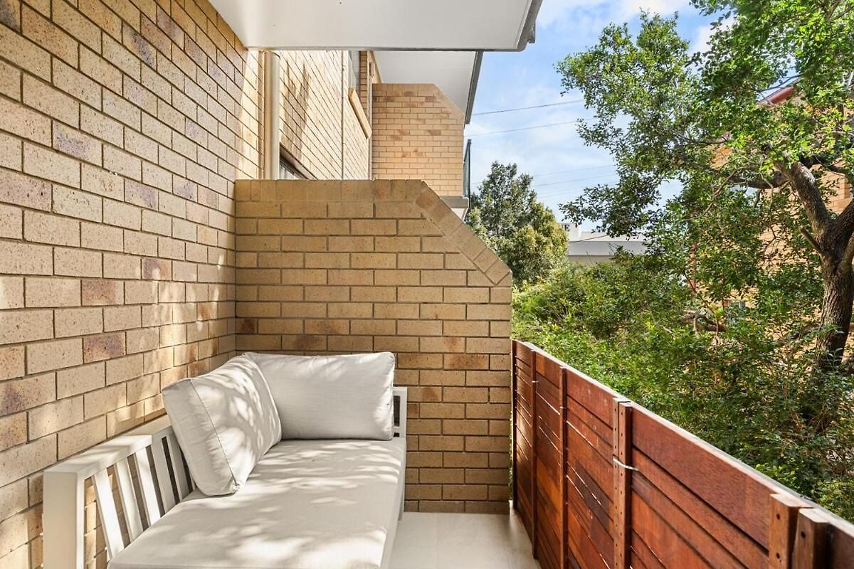 Apartment Spacious 2br Stay, Parking Pool & Balcony *