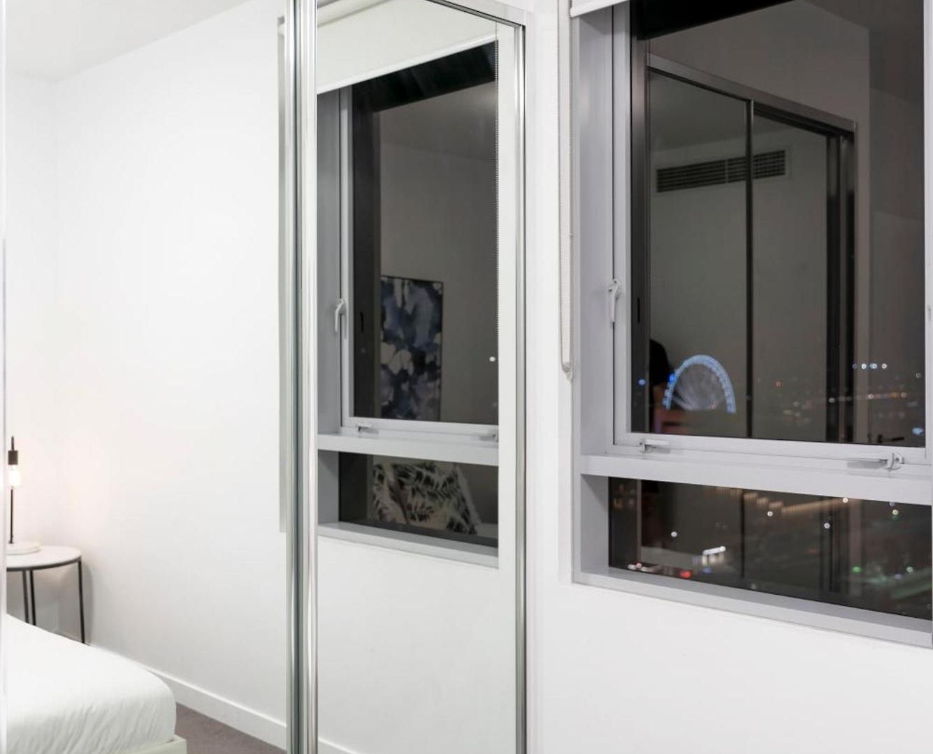 Stylish 2br With Water Views In South *
