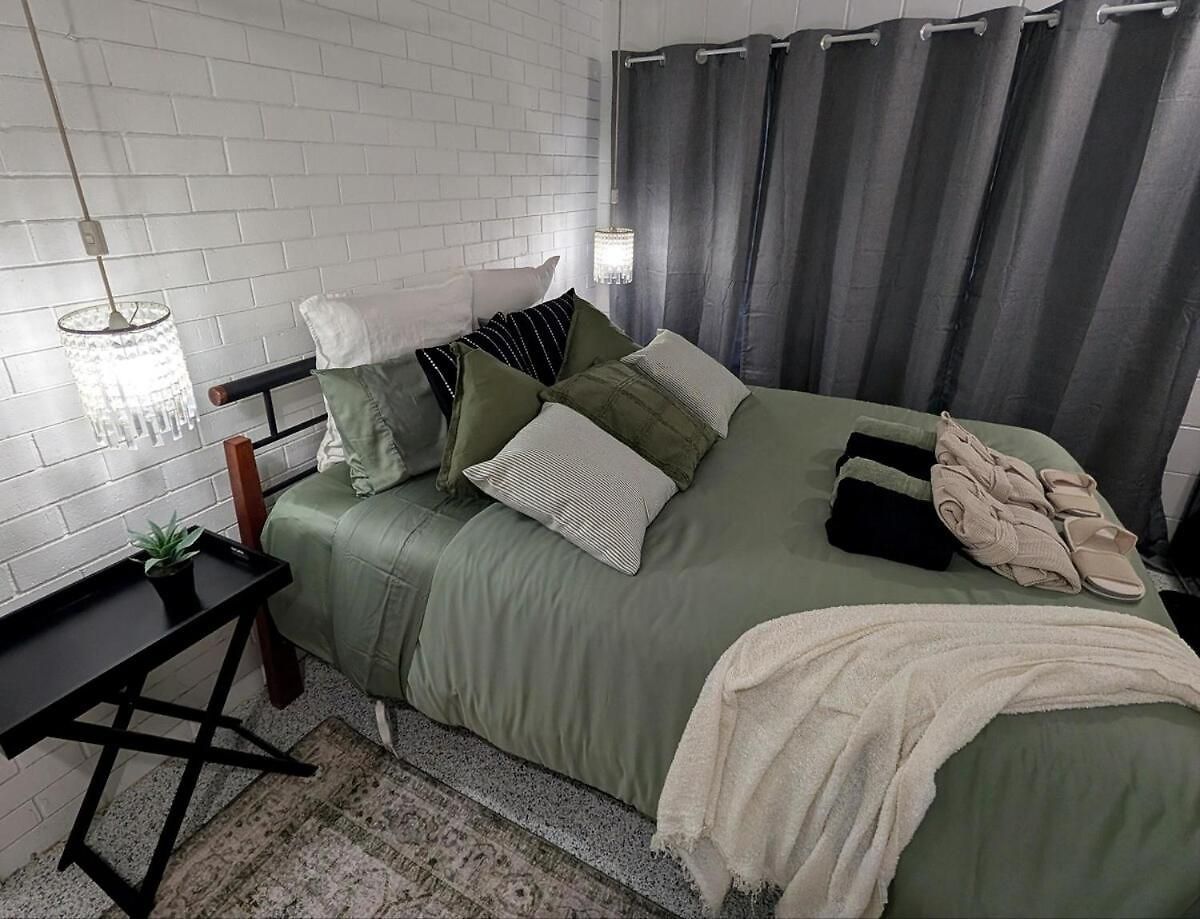 Peaceful, Pool, Lowtox, B'fast Included, Yoga Yard Apartment Brisbane