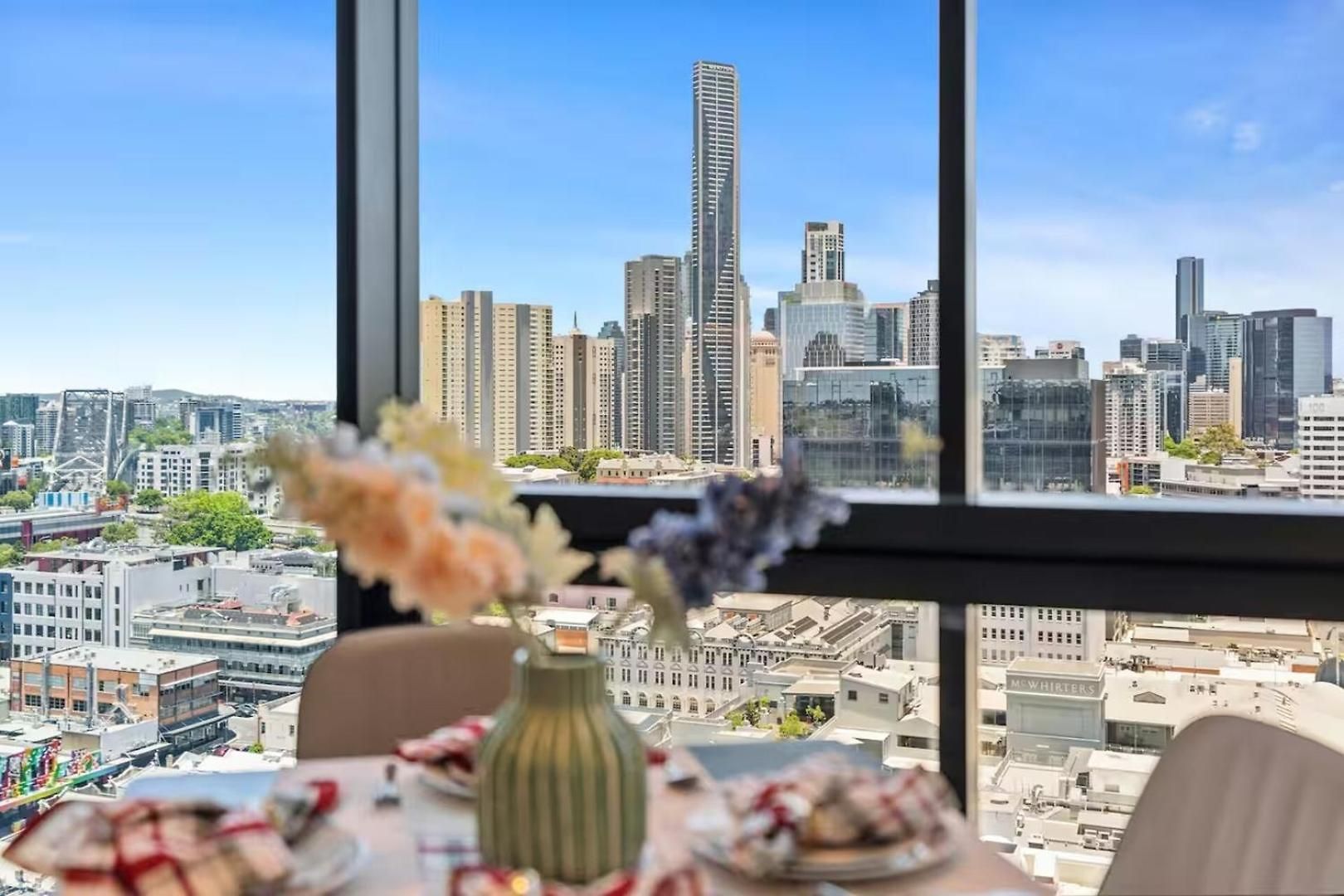 Luxury High-floor 1br Retreat With Balcony Apartment Brisbane