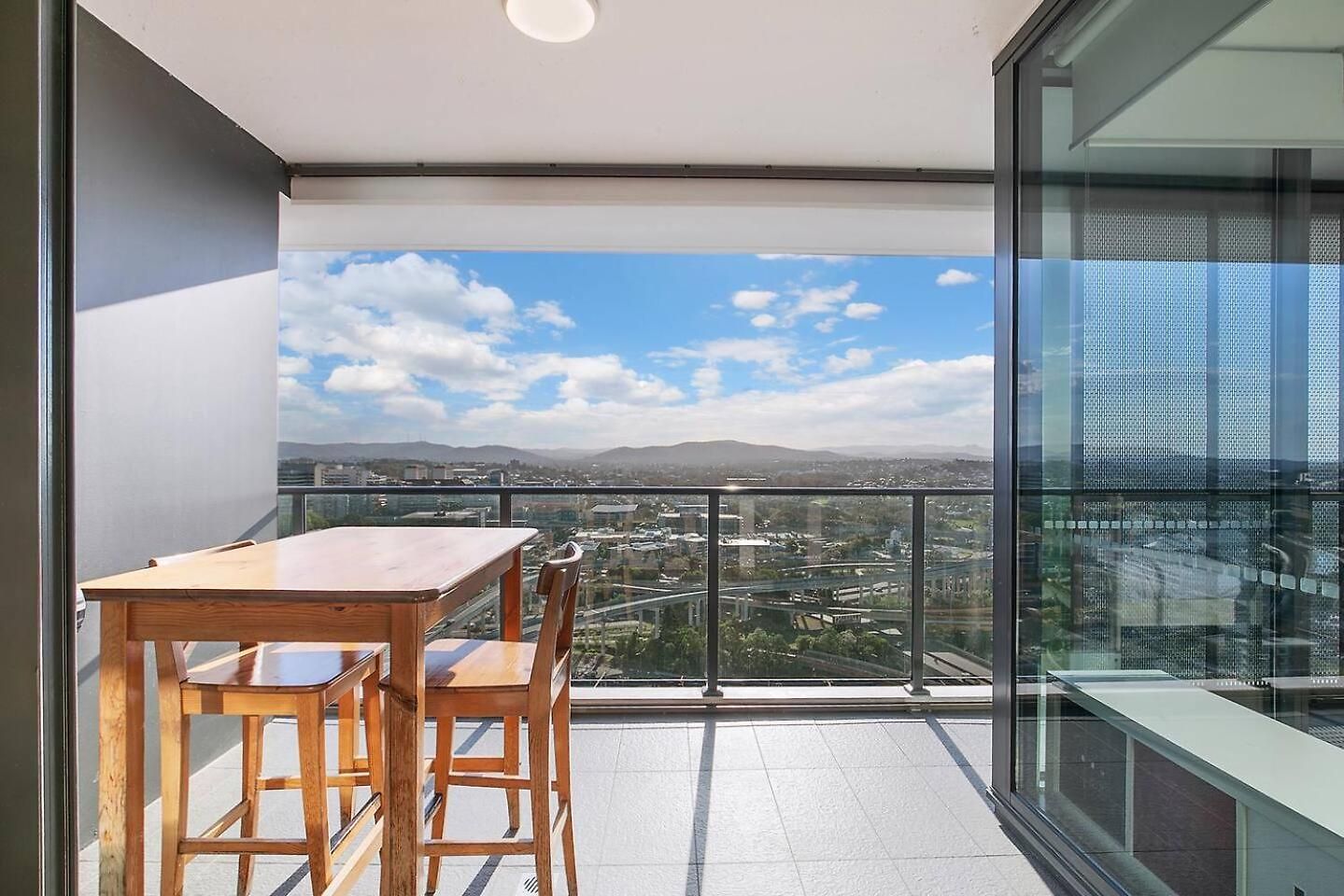 Apartment Windward - Inner-city Skyline With Pool Access *