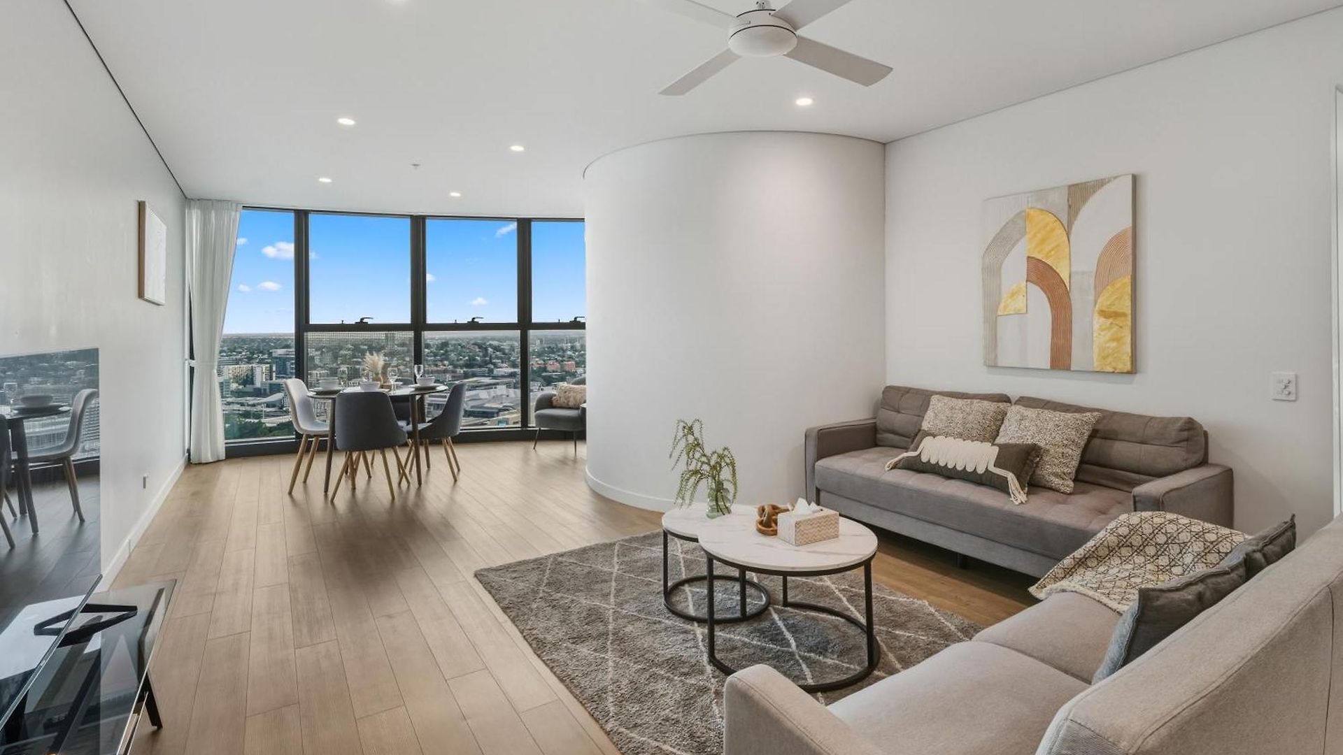 2b2b High Floor With Riverview & Parking * Brisbane
