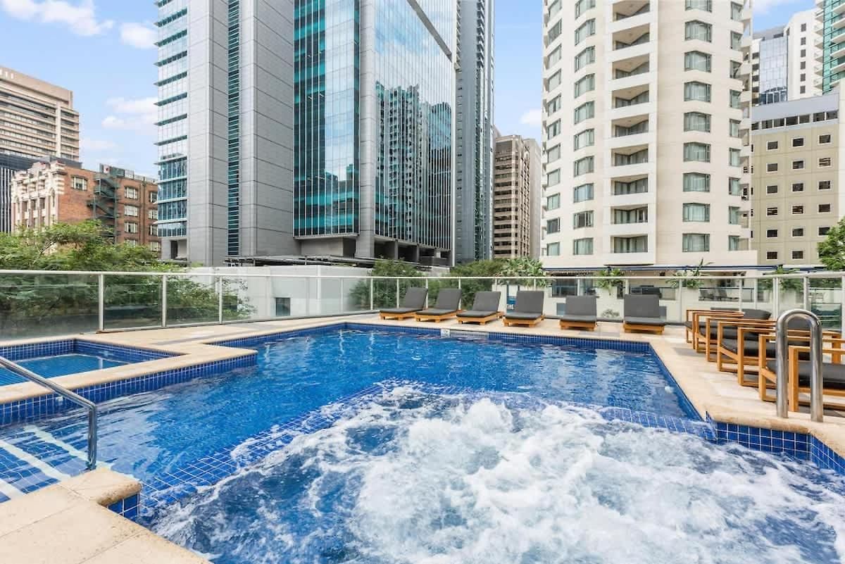 Escape 2bed-2bath-1car-pool-views - Cbd Apartment
