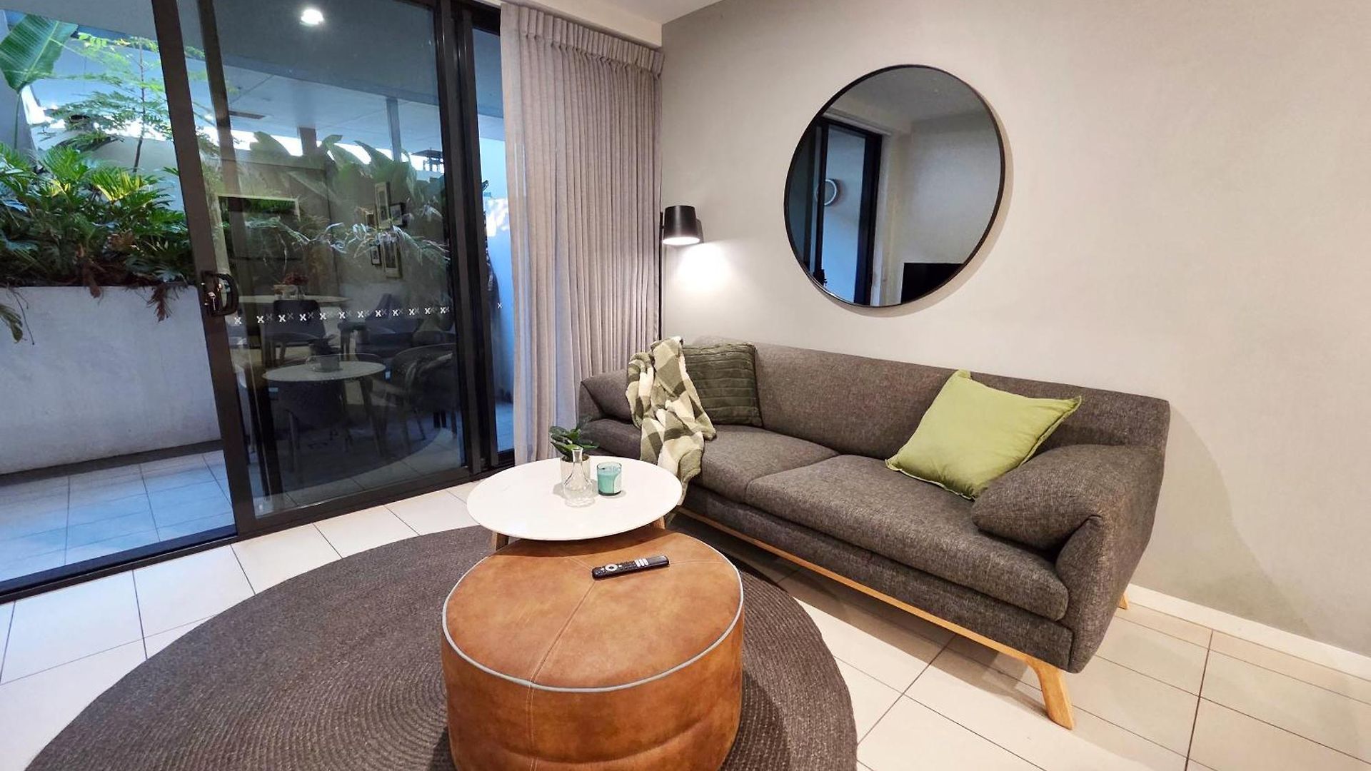 Portside Wharf Retreat With 1 - Bedroom King Bed *