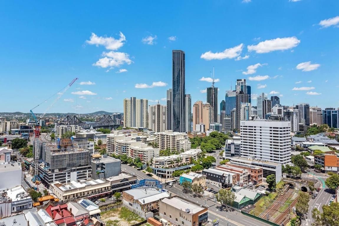 Apartment Skyline In Fortitude Valley Brisbane