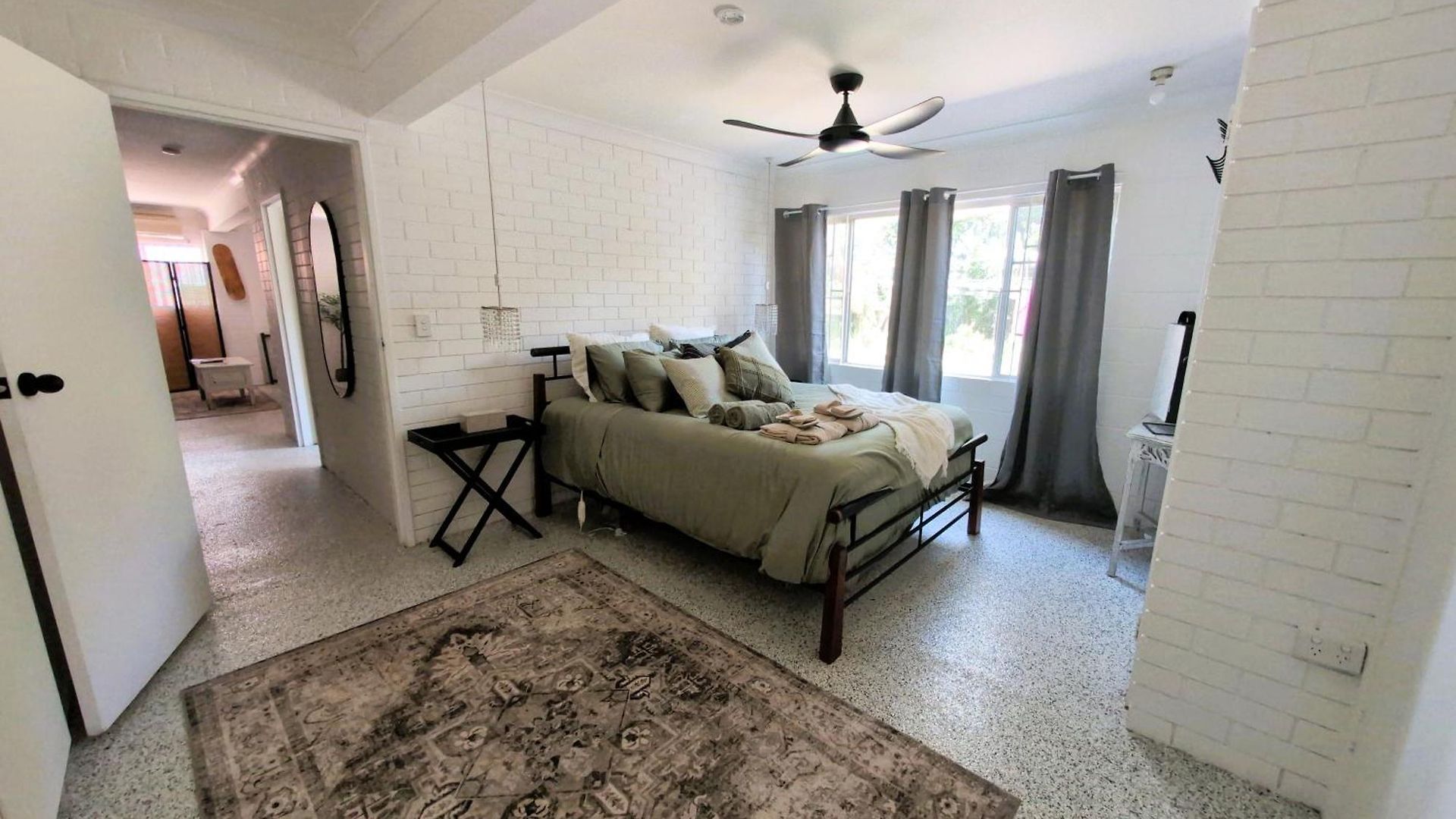 Peaceful, Pool, Lowtox, B'fast Included, Yoga Yard * Brisbane