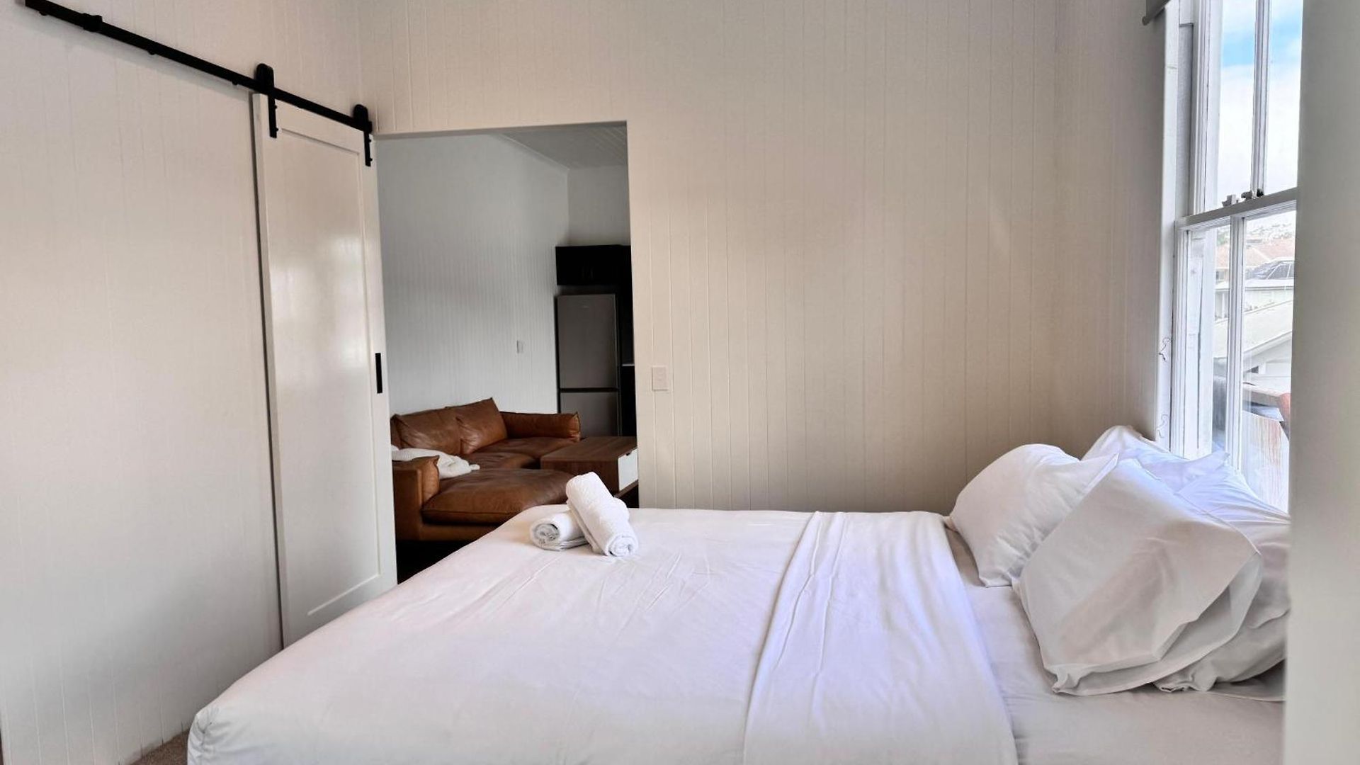 Spacious Queenslander Charm - Heart Of New Farm Apartment *
