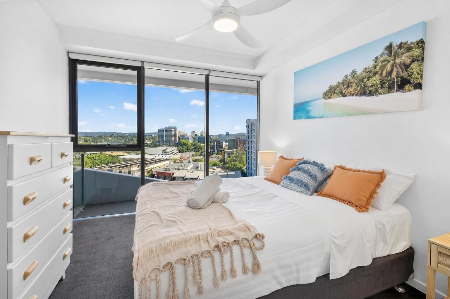 Luxury 2bed2bath With Pool, Parking, Gym And Views Apartment Brisbane
