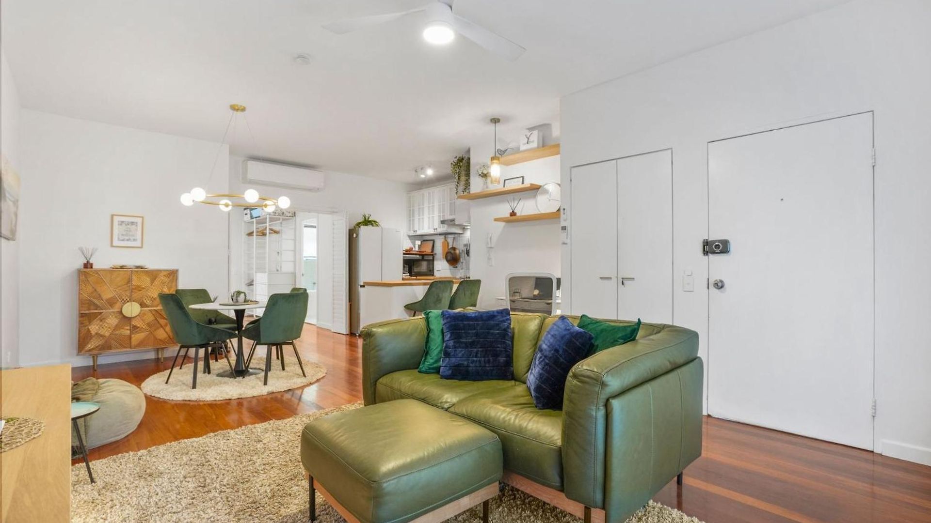 Peaceful 1-bed Near Brisbane's Heart Brisbane