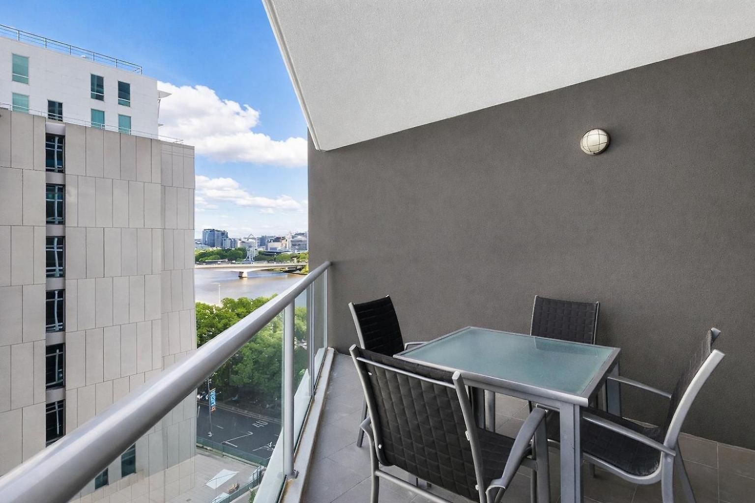 Apartment Cbd With Amenities *