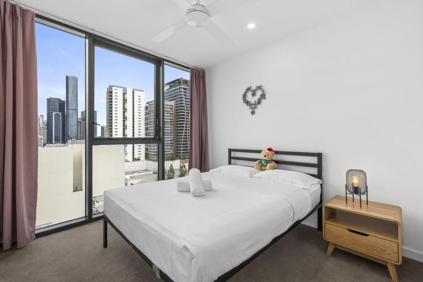 Big And Modern 3br Southbank