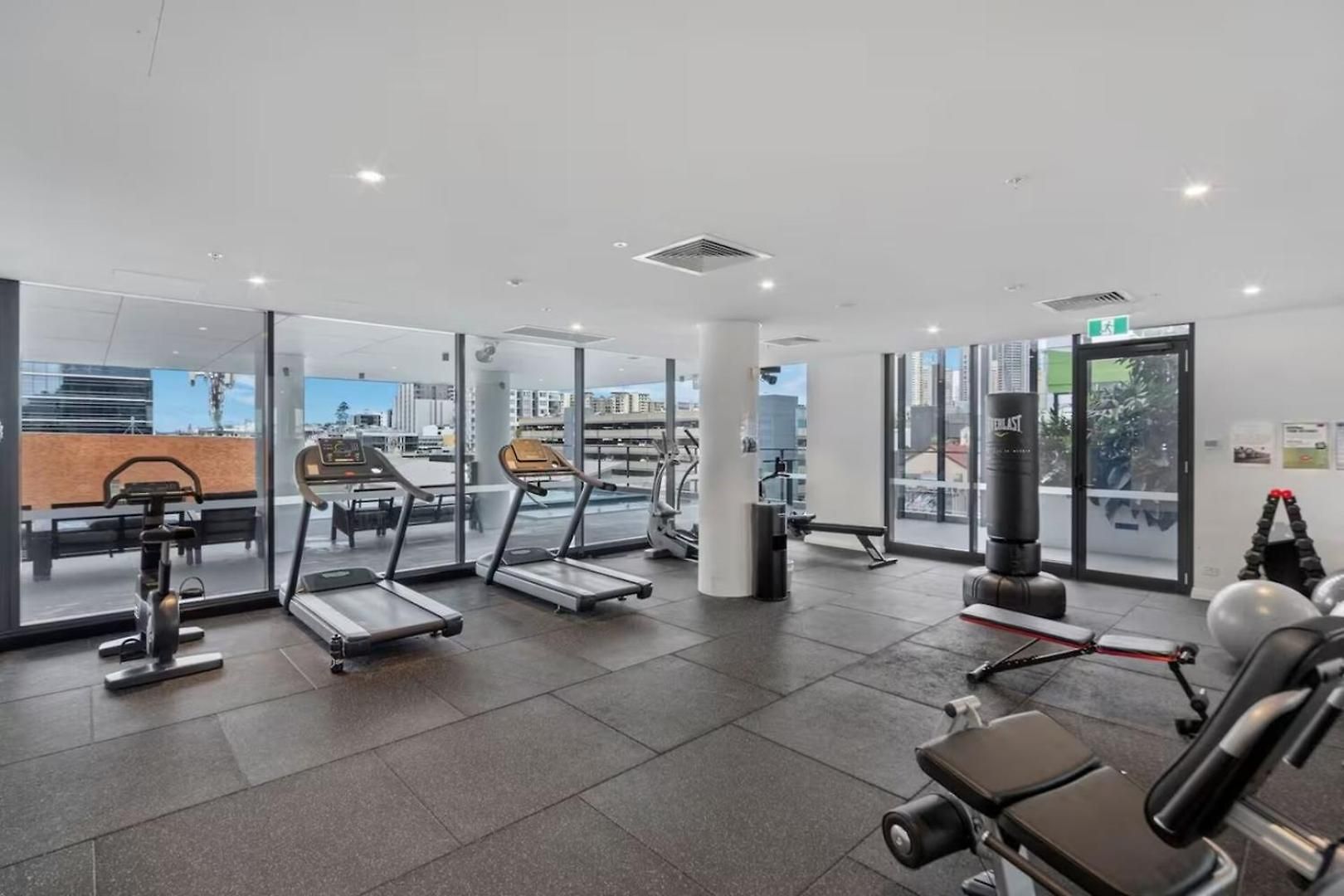 Apartment Luxury High-floor 1br Retreat With Balcony Brisbane