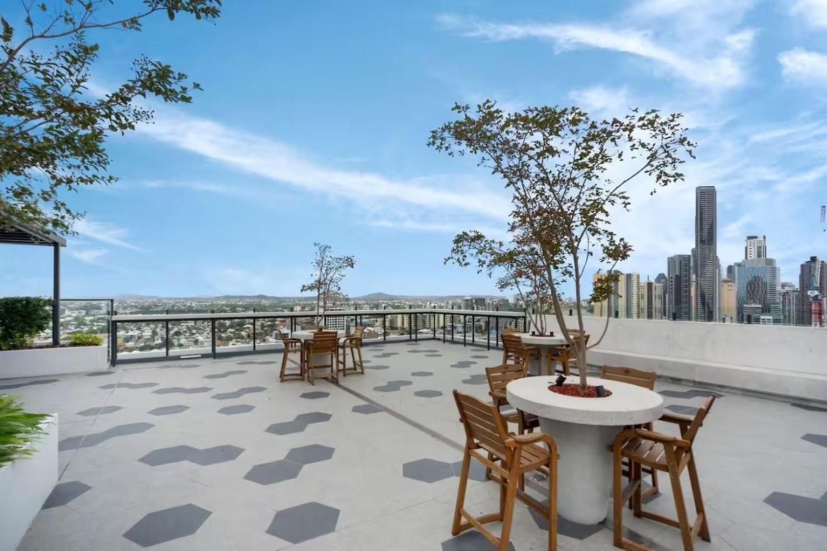 Luxury High-floor 1br Retreat With Balcony Brisbane