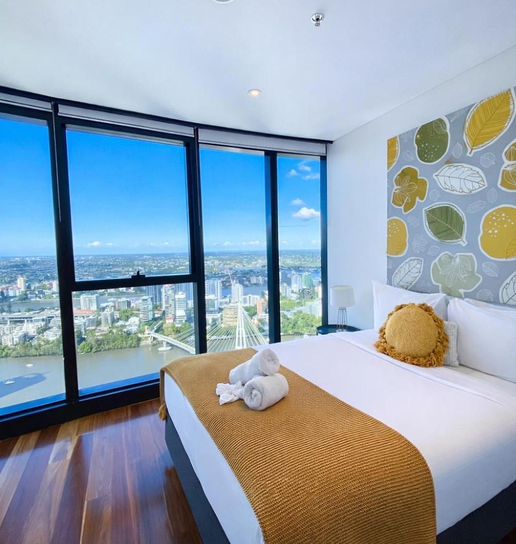 Sky-high Luxury On 50th Floor Breathtaking Views By Stylish Brisbane