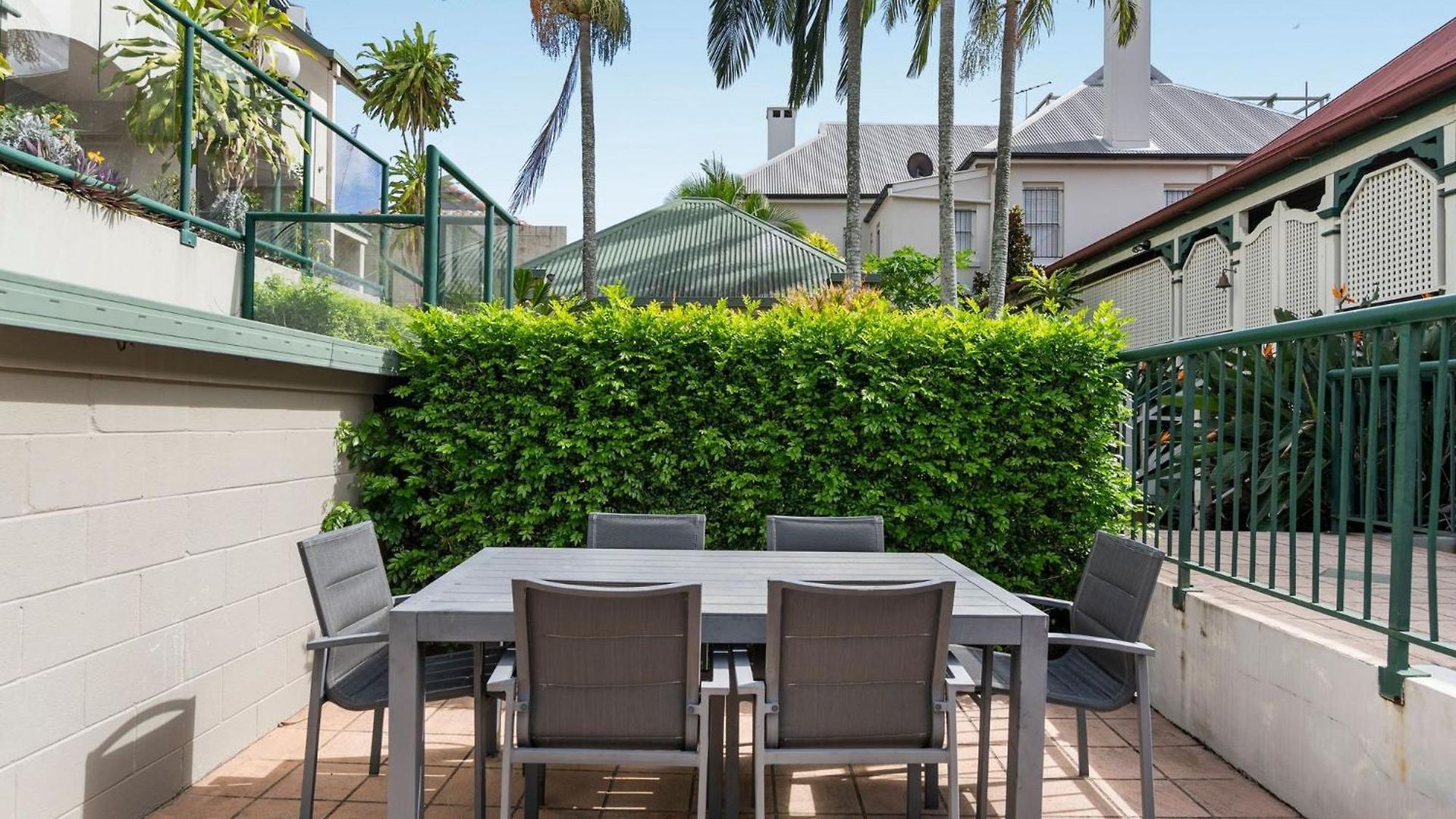Comfortable With Pool Access *
