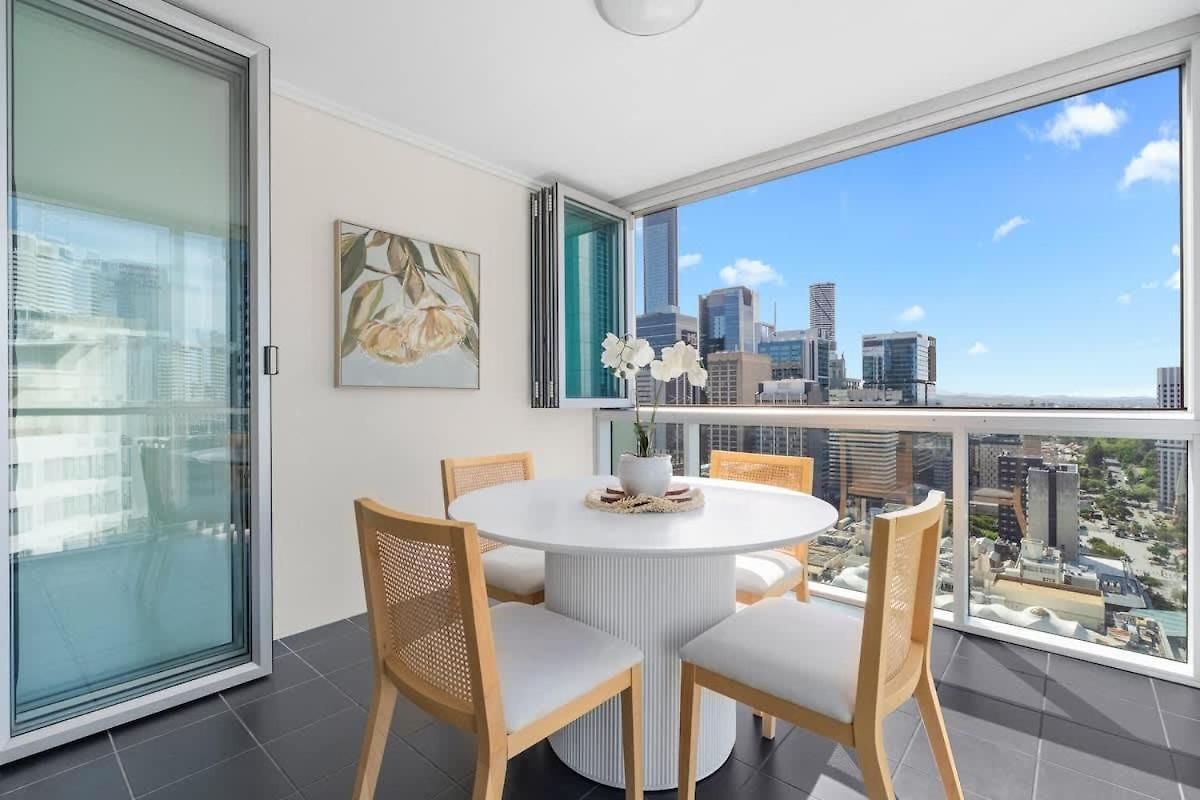 Escape 2bed-2bath-1car-pool-views - Cbd *