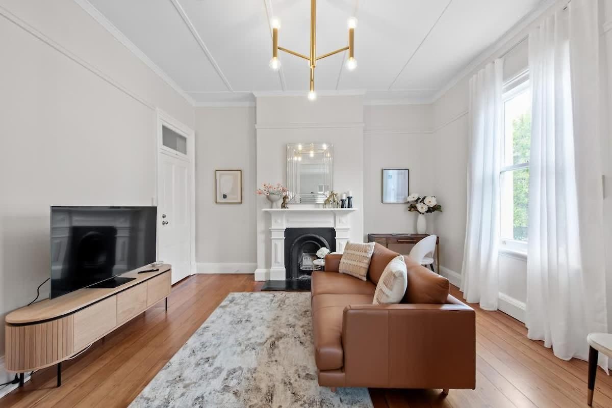 Art Deco With Modern Twist 1bed-1bath-1car-new Farm *