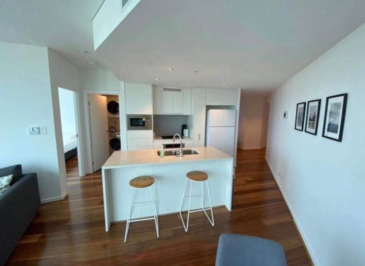 Sky-high Luxury On 50th Floor Breathtaking Views By Stylish Apartment Brisbane
