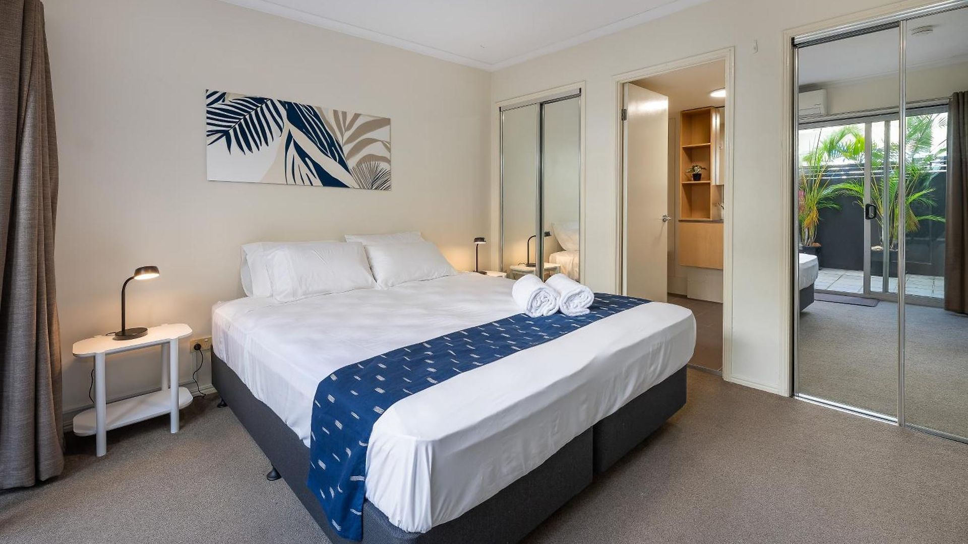 Apartment Huge Courtyard With Free Parking - Walk To Hsw, St And Valley Mall Brisbane